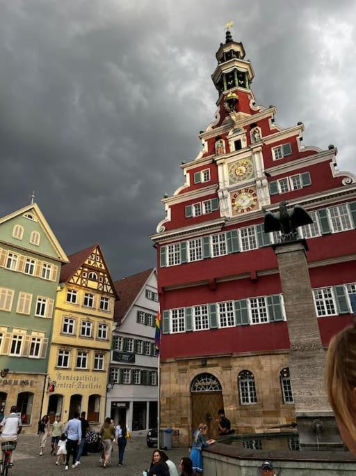 Nah Zur S-Bahn Und Altstadt Esslingen am Neckar Ngoại thất bức ảnh